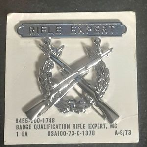 Military " Rifle expert " uniform pin